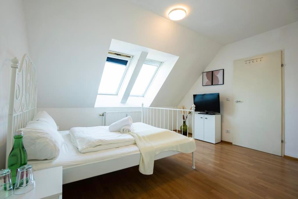 Stylish 2 Floor Penthouse • 15 Min To City Center 维也纳 外观 照片