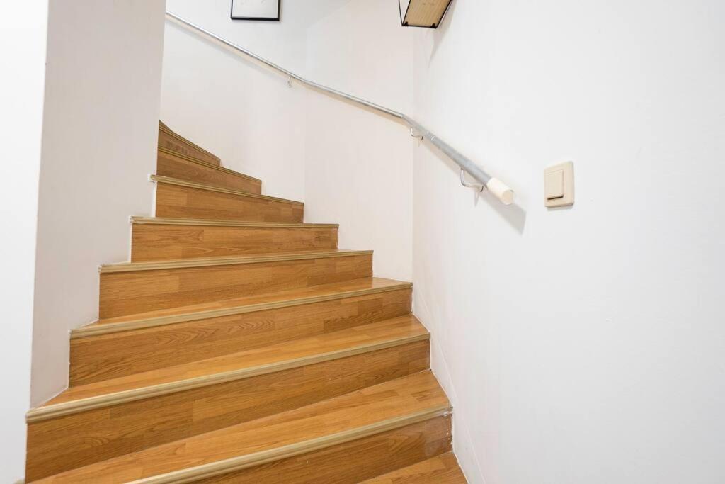 Stylish 2 Floor Penthouse • 15 Min To City Center 维也纳 外观 照片